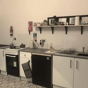 1 Richmond Tce, Flat 2 Apartment